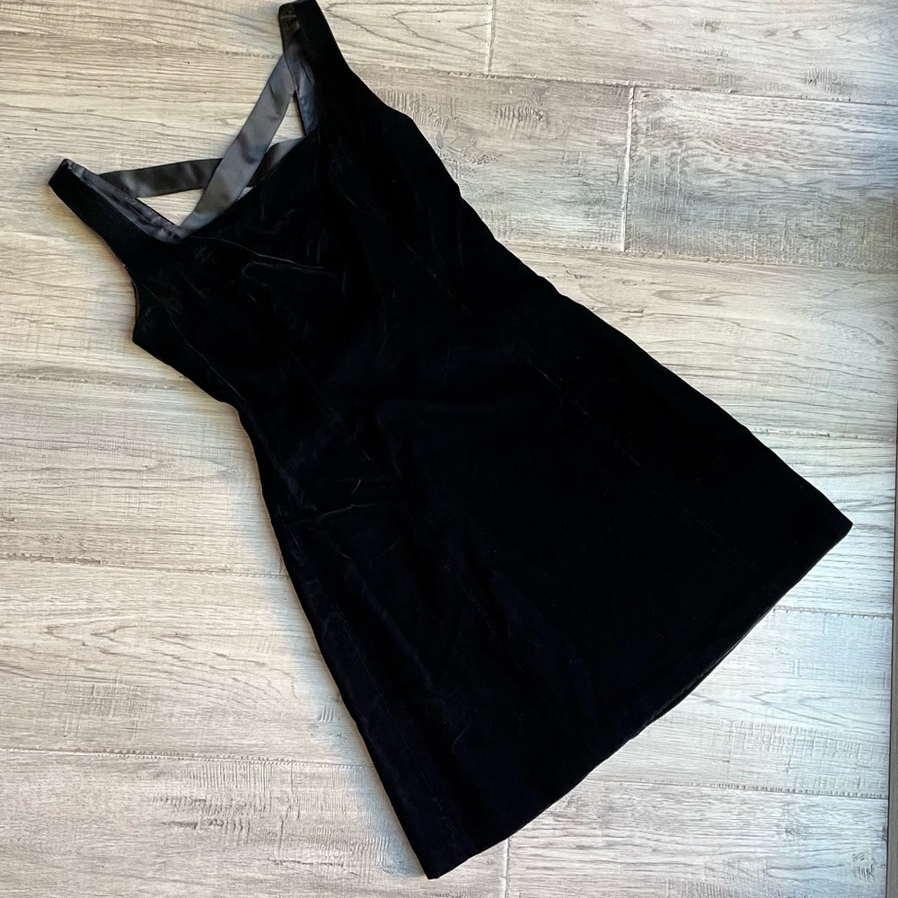 Laundry By Shelli Segal Black Velvet Mini Dress with Gray Satin Bow - Picture 2 of 14